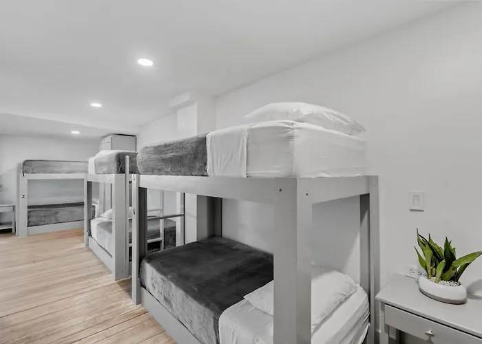 Hotel Iguana Surf Boutique Rooftop Pool & Beachfront *