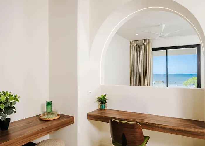 Hotel Iguana Surf Boutique Rooftop Pool & Beachfront *