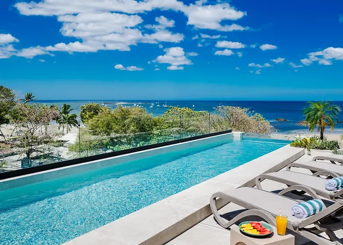 Iguana Surf Boutique Rooftop Pool & Beachfront Hotel *