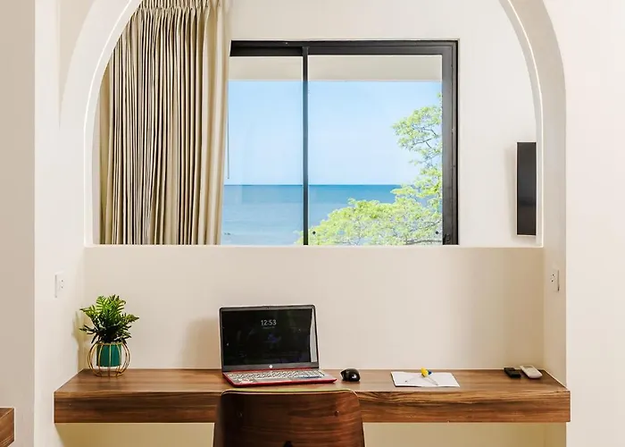 Hotel Iguana Surf Boutique Rooftop Pool & Beachfront Tamarindo