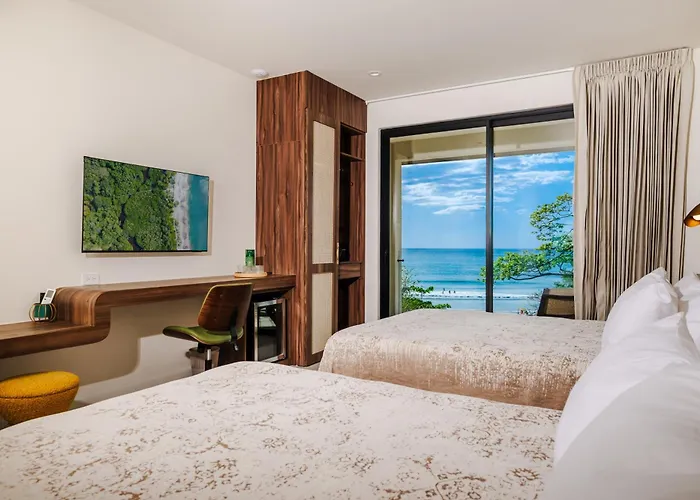 Iguana Surf Boutique Rooftop Pool & Beachfront Hotel Tamarindo