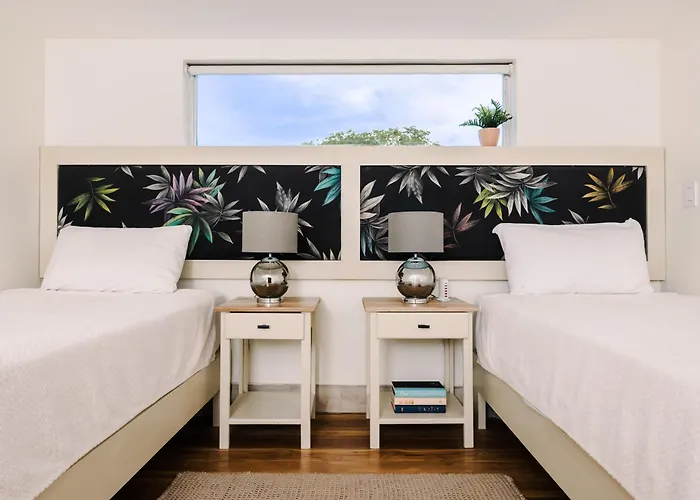 Hotel Iguana Surf Boutique Rooftop Pool & Beachfront