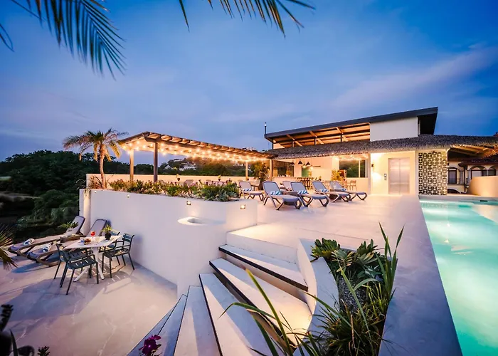 Iguana Surf Boutique Rooftop Pool & Beachfront Hotel