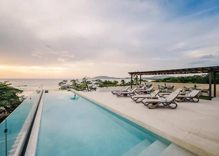 Iguana Surf Boutique Rooftop Pool & Beachfront Hotel Tamarindo