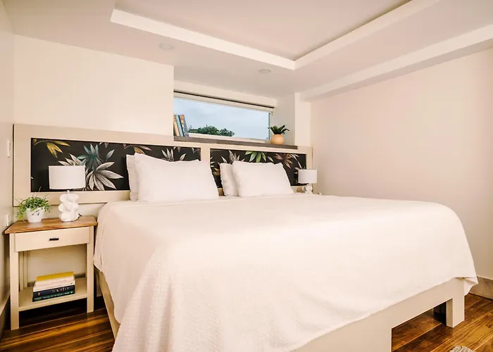 Iguana Surf Boutique Rooftop Pool & Beachfront Tamarindo