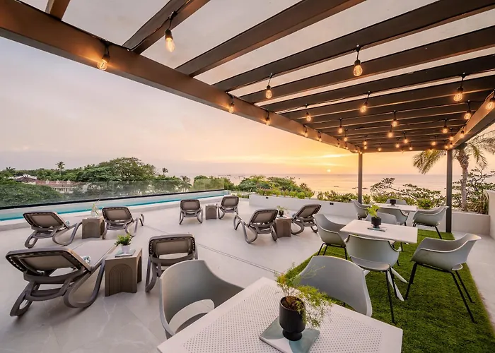 Iguana Surf Boutique Rooftop Pool & Beachfront Hotel