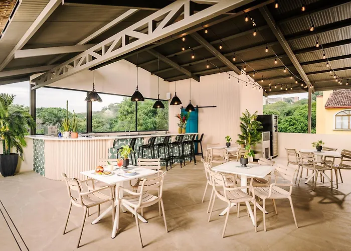 Hotel Iguana Surf Boutique Rooftop Pool & Beachfront