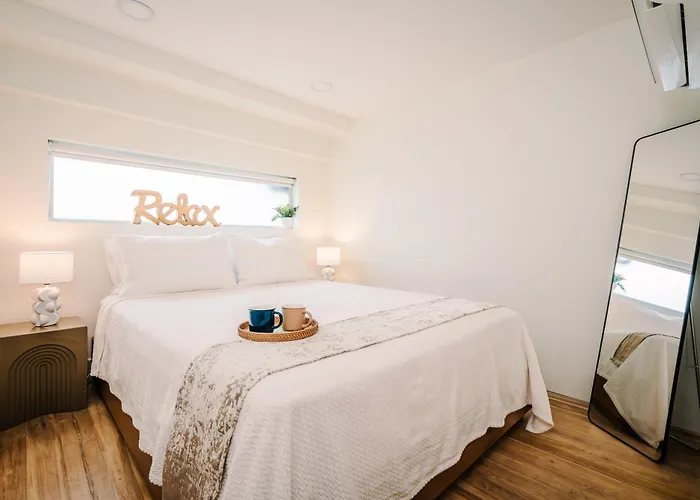 Iguana Surf Boutique Rooftop Pool & Beachfront *