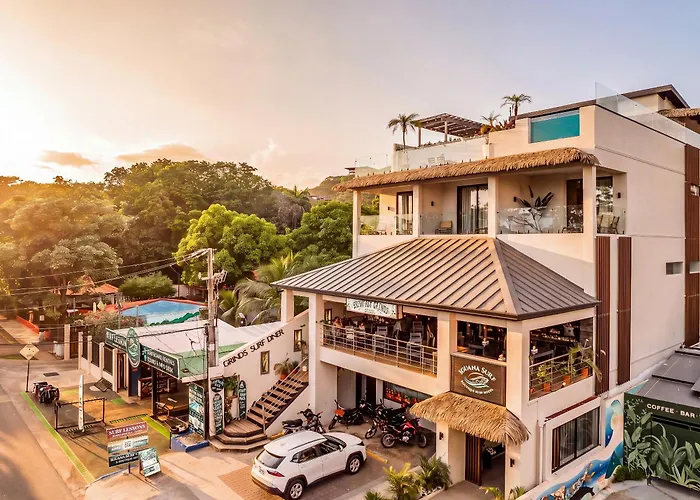 Iguana Surf Boutique Rooftop Pool & Beachfront Hotel Tamarindo