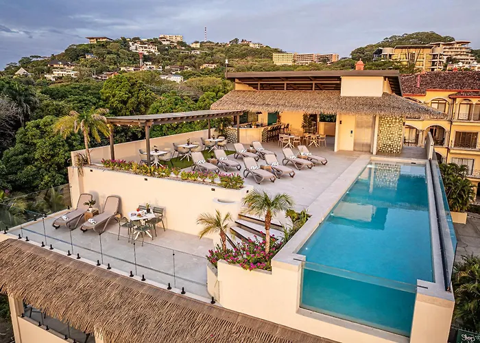 Hotel Iguana Surf Boutique Rooftop Pool & Beachfront *